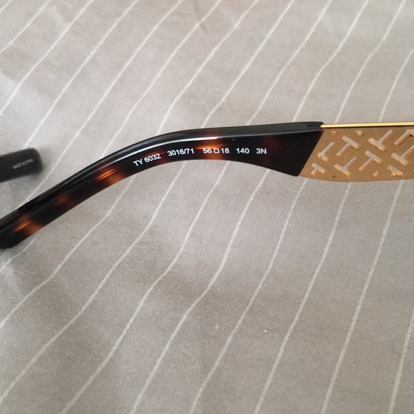 Authentic Tory Burch Sunglasses! - Picture 4 of 8